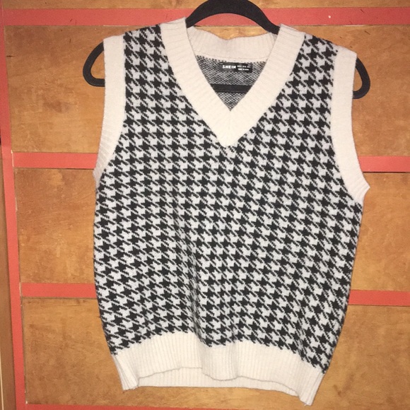 SHEIN Sweaters - Knit vest top